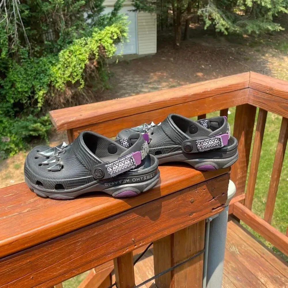 Youth 1 Crocs x Marvel Black Panther Black and Silver Clogs